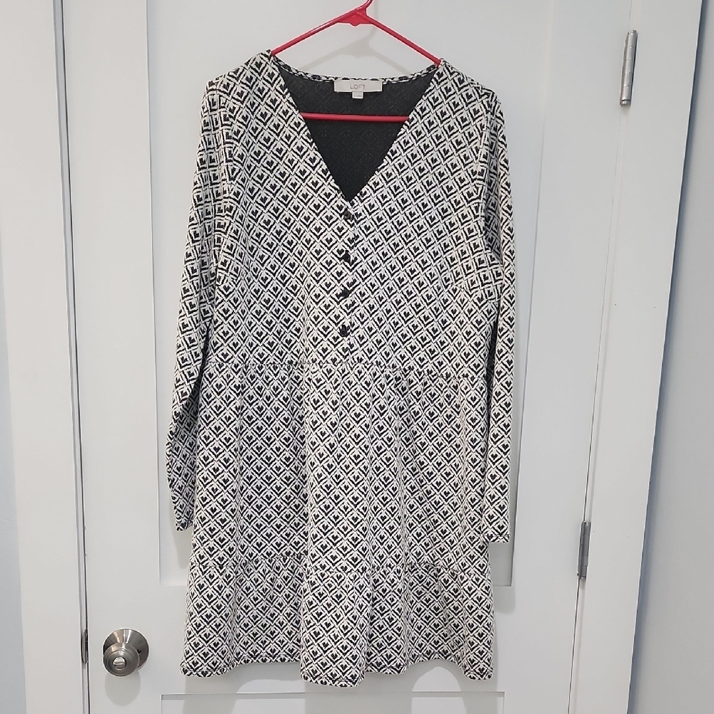 Elegant Black and White Patterned Dress